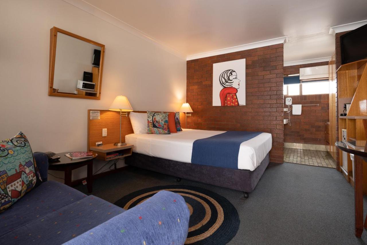 Country Pathfinder Motor Inn Dalby Buitenkant foto